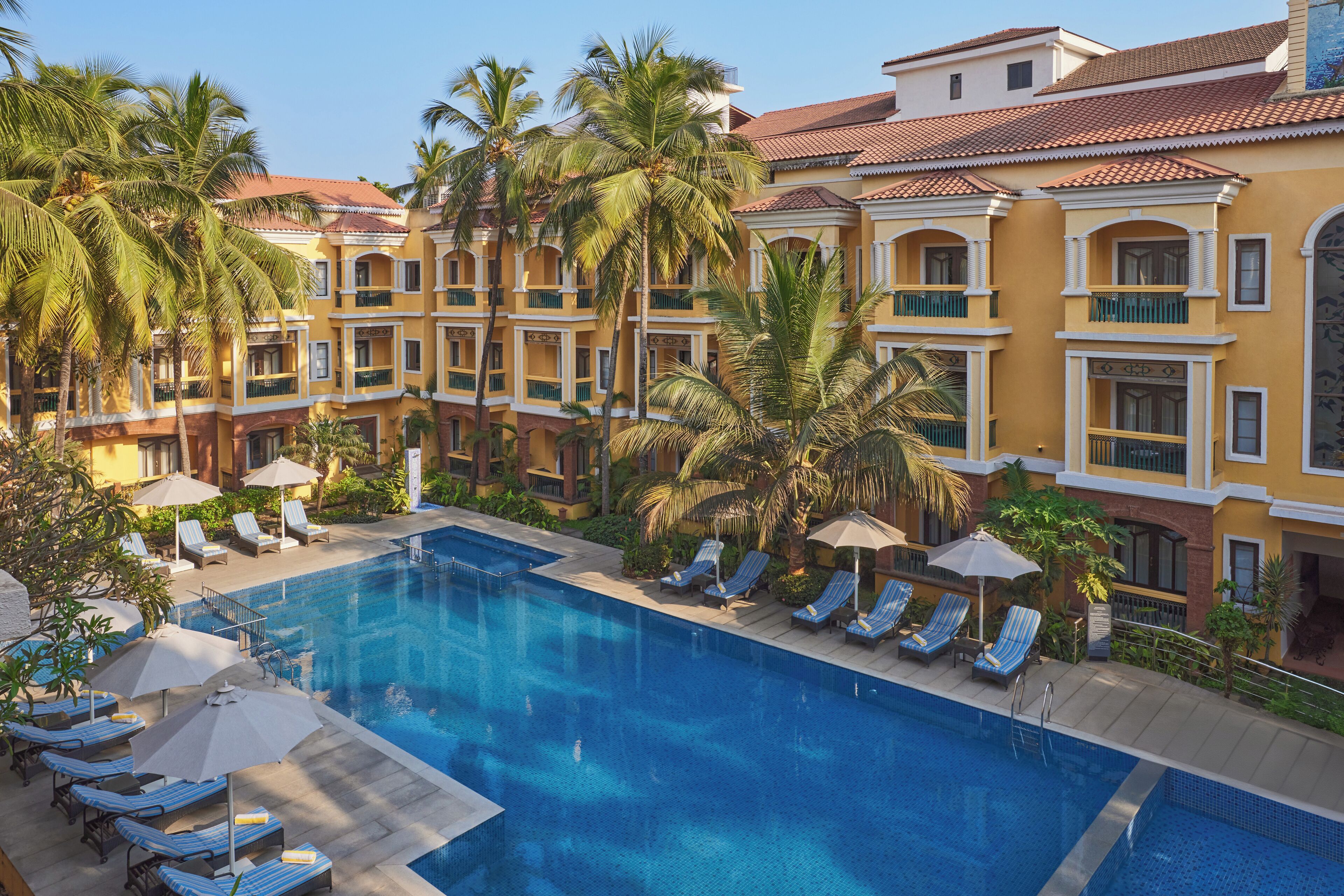 outdoor pool, pool umbrellas