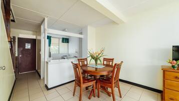 Apartament, 2 dormitoris (No Air Conditioning) | Sala d'estar