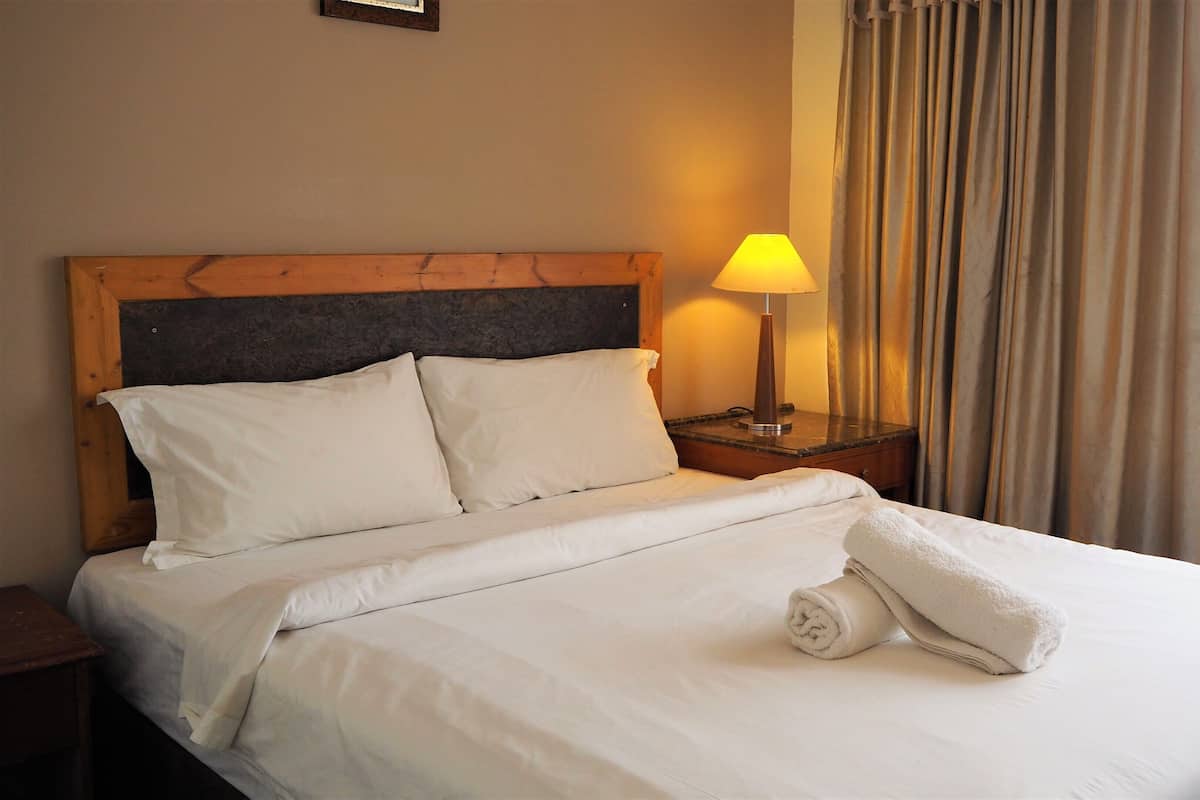 Standard Double Room | Iron/ironing board, free WiFi, bed sheets