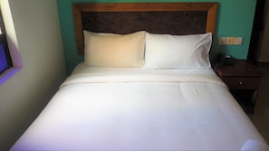 Deluxe-Dreibettzimmer | Bügeleisen/Bügelbrett, kostenloses WLAN, Bettwäsche