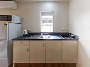 Private kitchen - Captain Cook Motor Lodge (Gisborne)