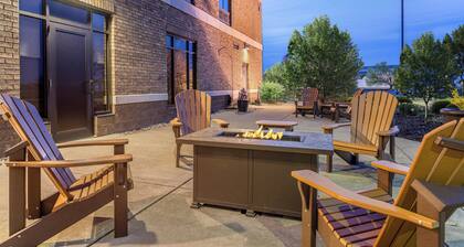 Holiday Inn Express and Suites Columbus Edinburgh by IHG