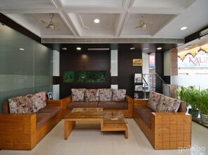 Lobby - Hotel Kalinga (Indore)