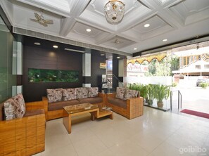 Lobby sitting area - Hotel Kalinga (Indore)