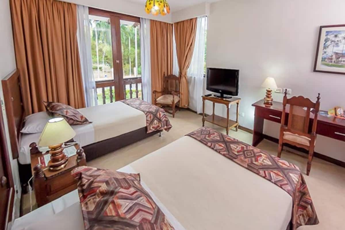 minibar, in-room safe, individually furnished, desk