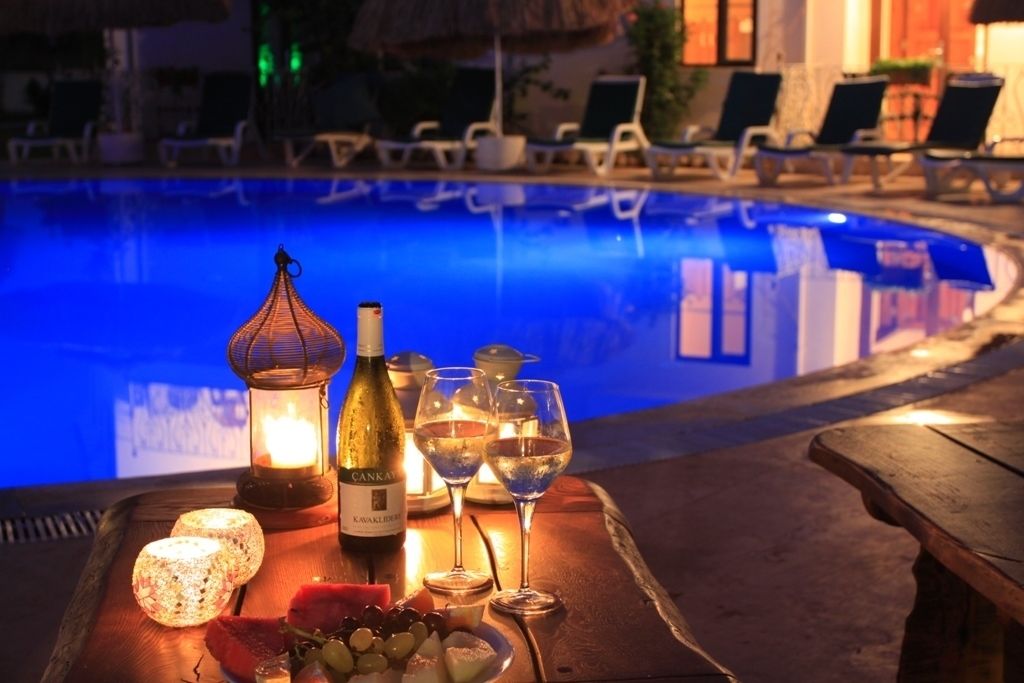 outdoor pool, pool umbrellas