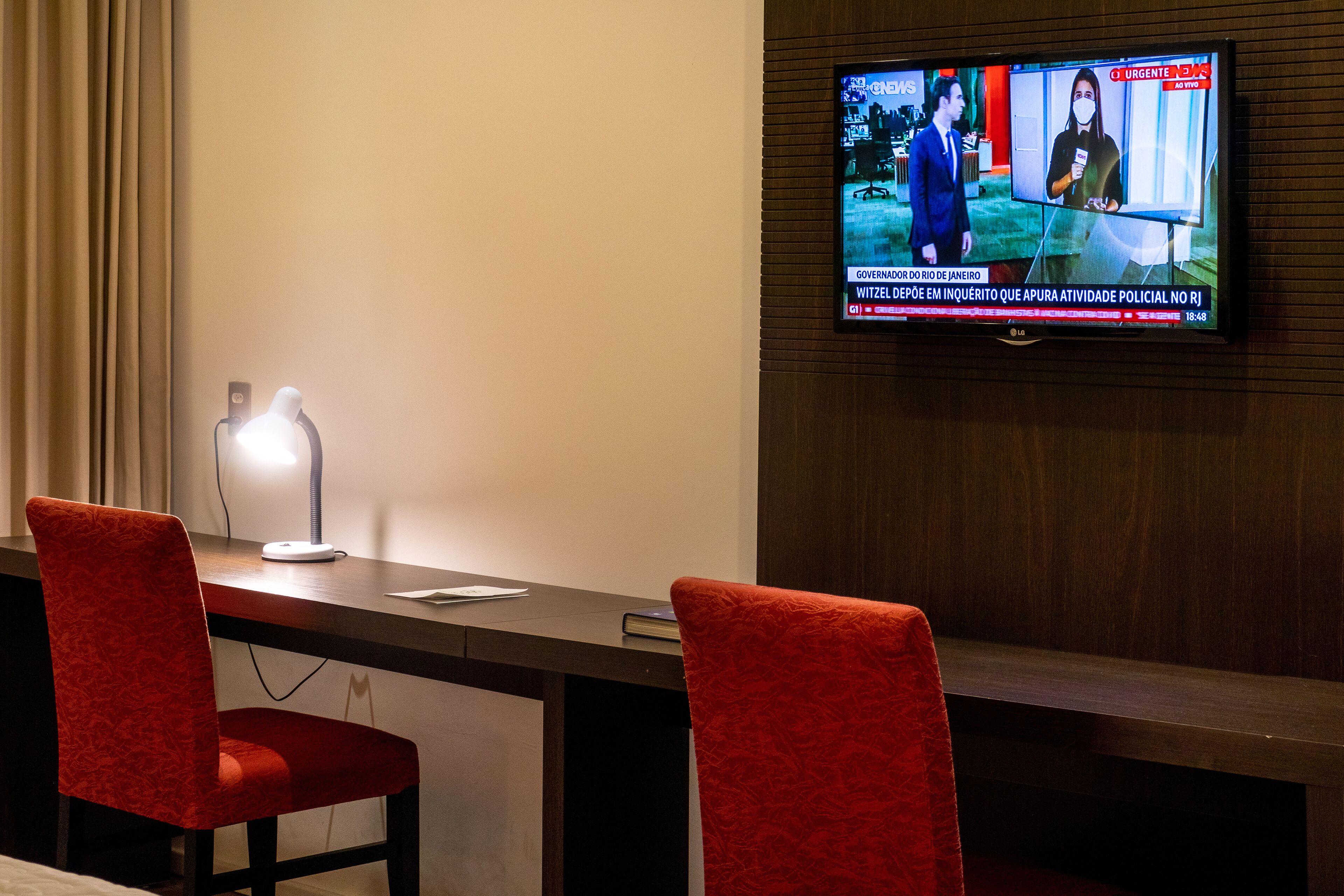 32-inch lcd tv with cable channels, tv