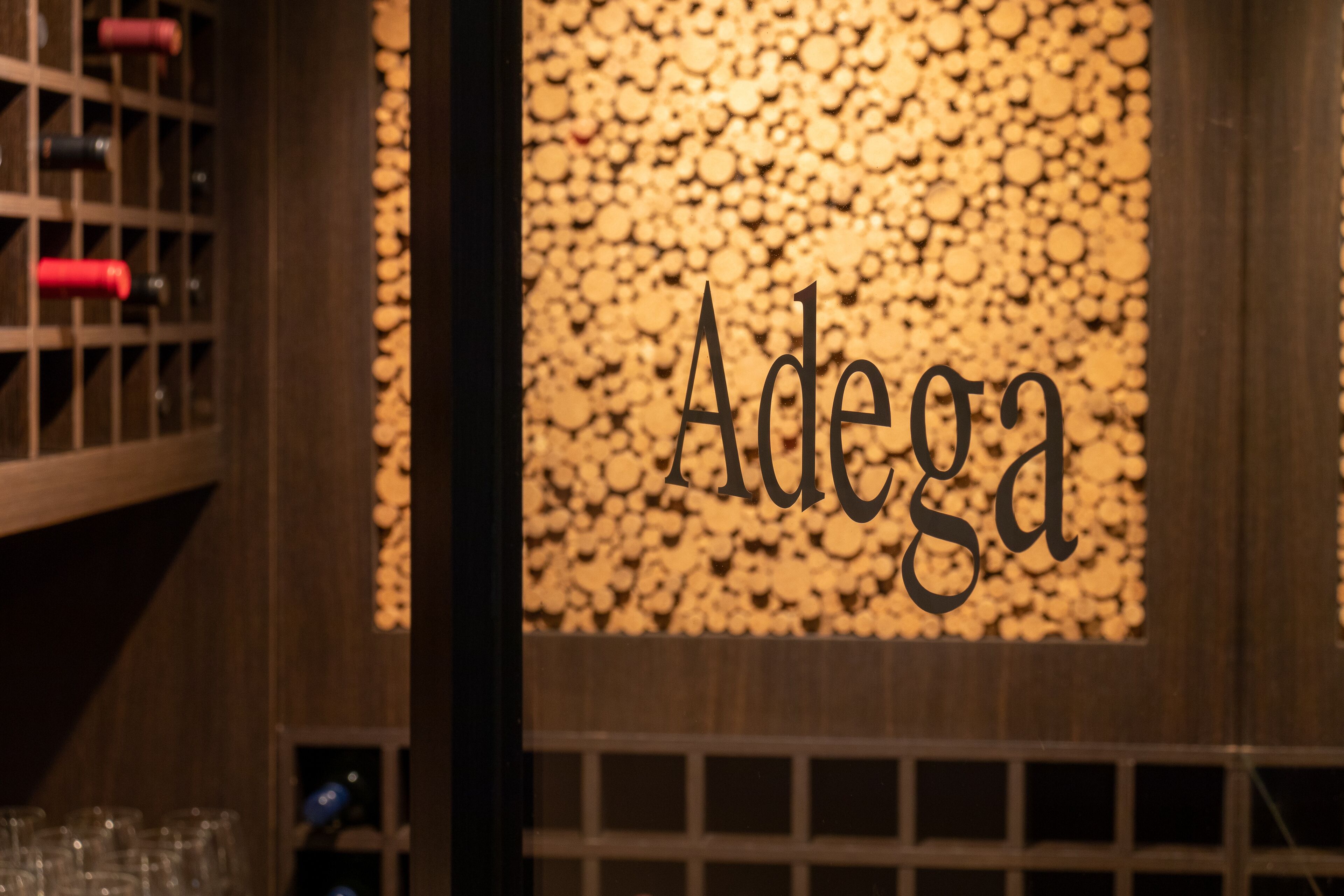 lunch and dinner served