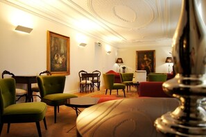 Coin salon dans le hall