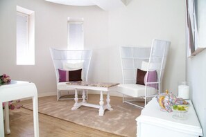 Tratamientos faciales, manicura y pedicura, masajes 