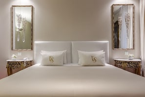 Suíte (Master) | Camas com colchões pillow-top, frigobar, cofres nos quartos