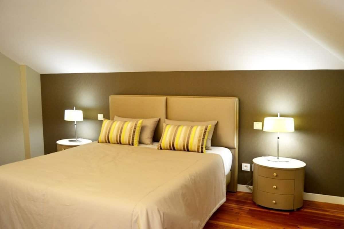 Junior Suite | Pillowtop beds, minibar, in-room safe, desk