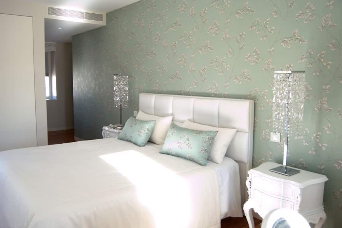 Pillowtop beds, minibar, in-room safe, desk