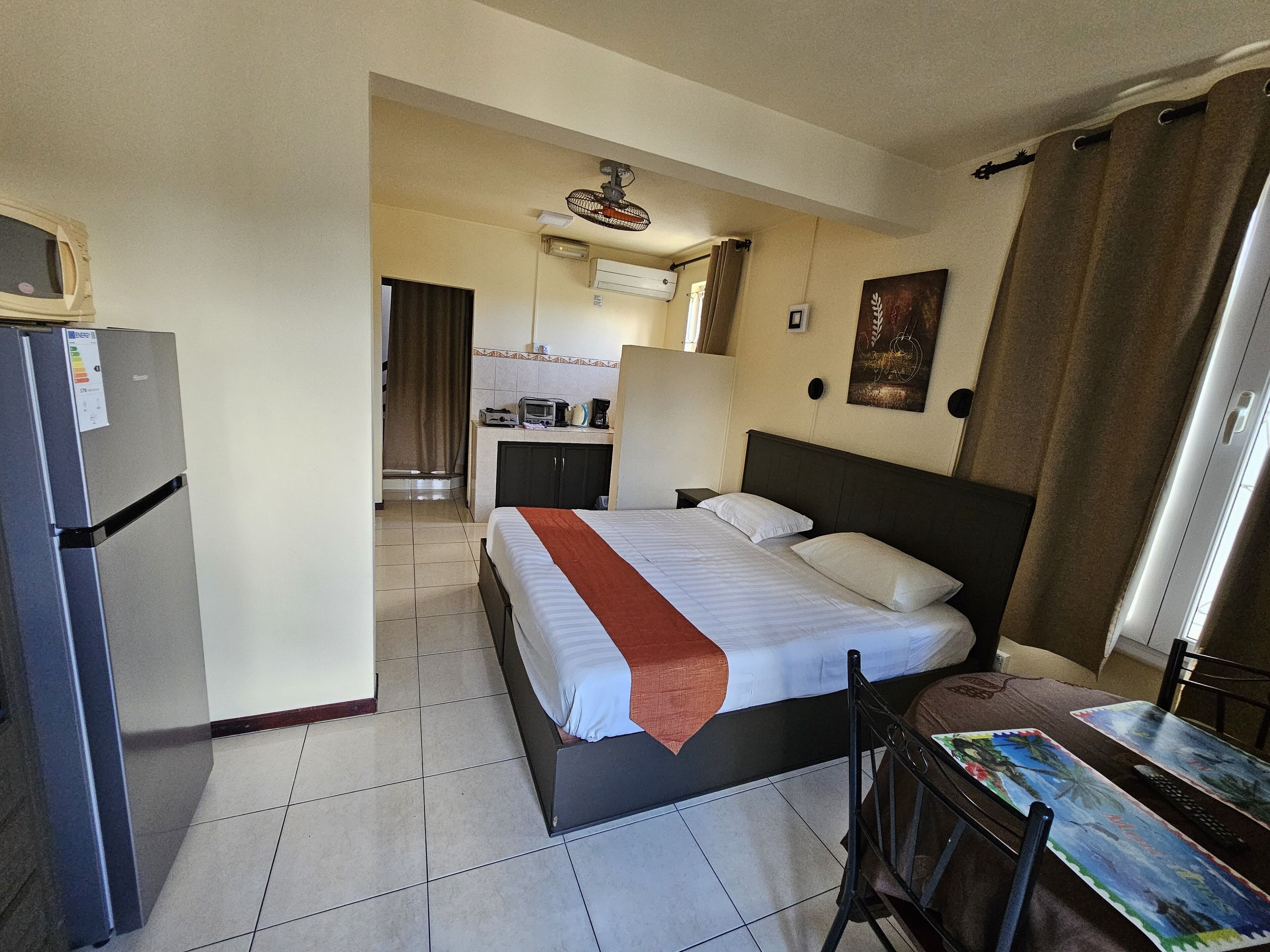 comfort studio, ensuite | 1 bedroom, in-room safe, iron/ironing board, free wifi