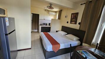 Comfort Studio, Ensuite | In-room safe, iron/ironing board, free WiFi