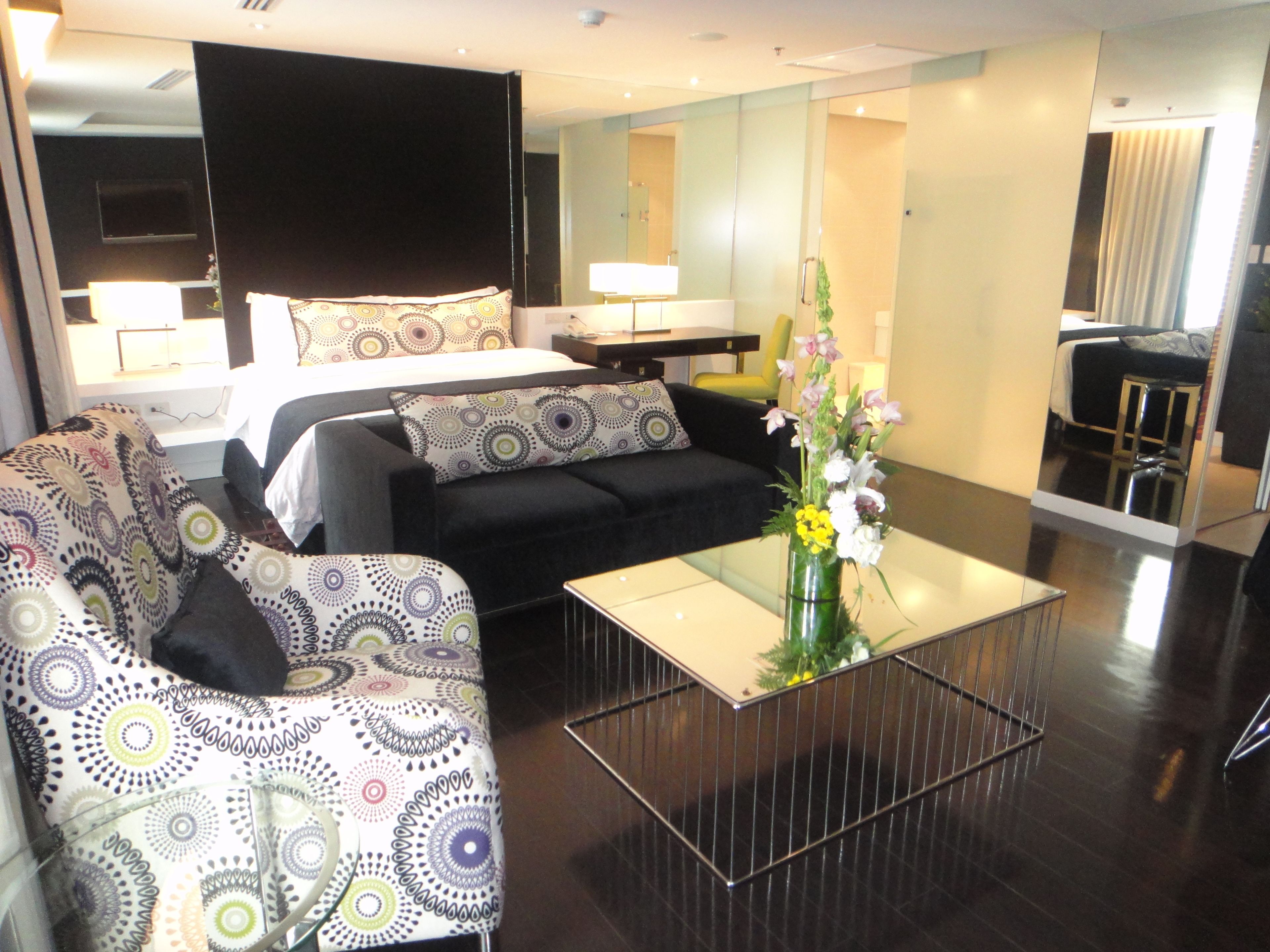 executive suite, 1 king bed, city view | premium bedding, minibar, in-room safe, individually decorated