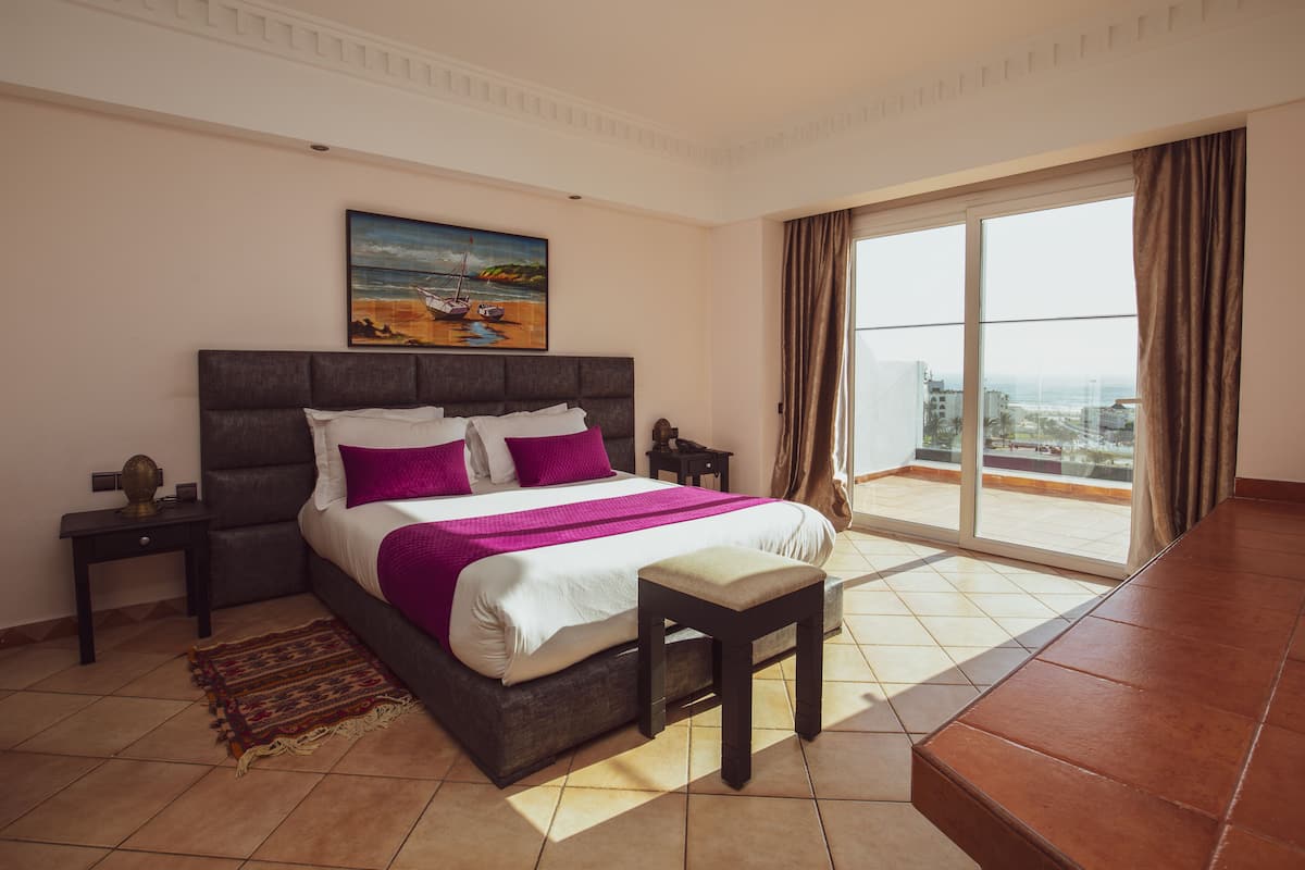 2 bedrooms, Egyptian cotton sheets, premium bedding, in-room safe
