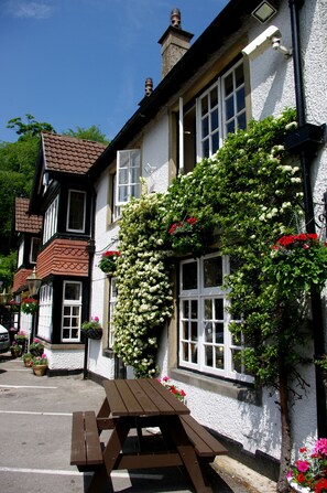 Exterior - Scotsman's Pack Hotel (Hope Valley)