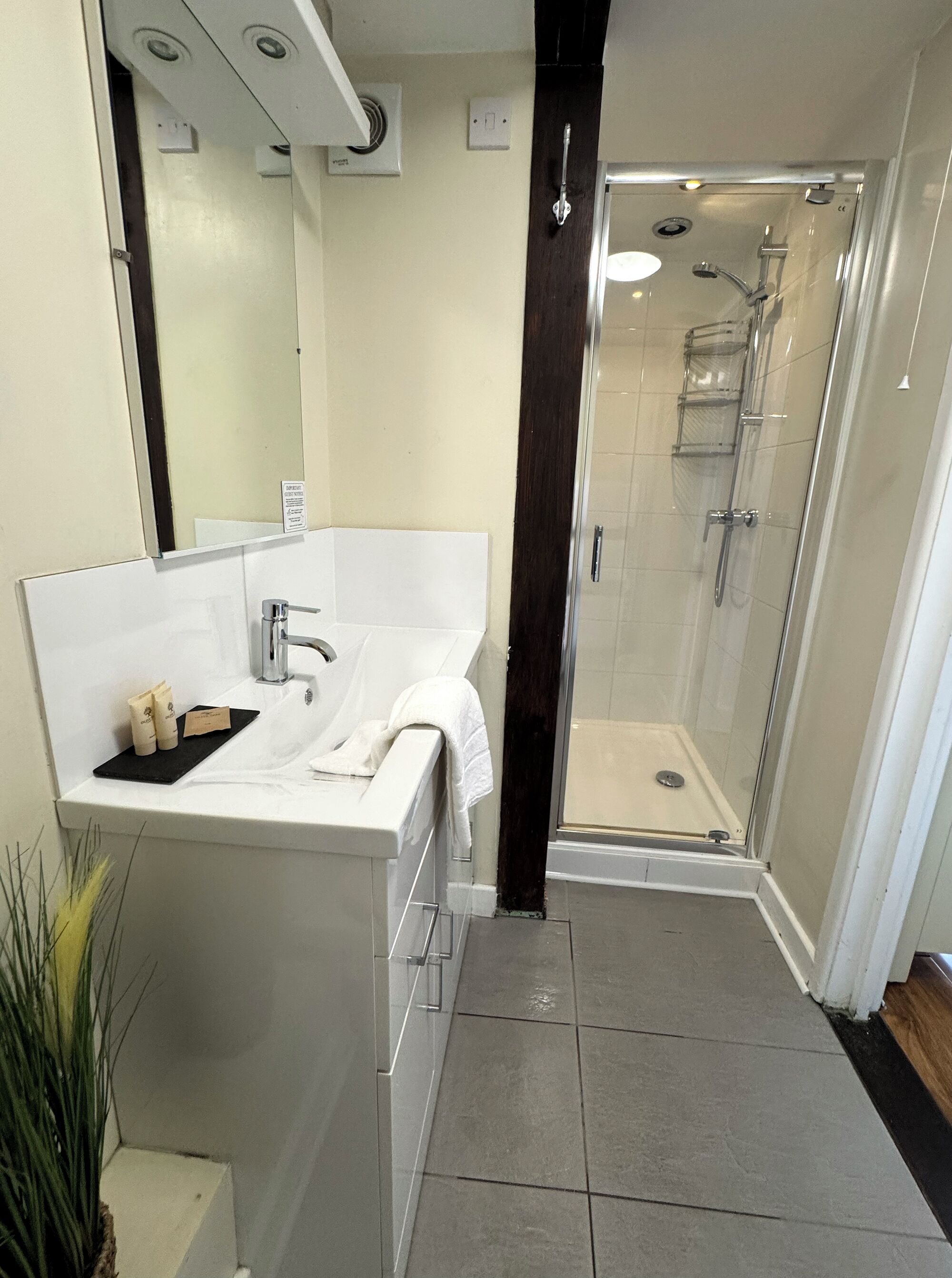 double or twin room | bathroom | free toiletries, hair dryer, towels