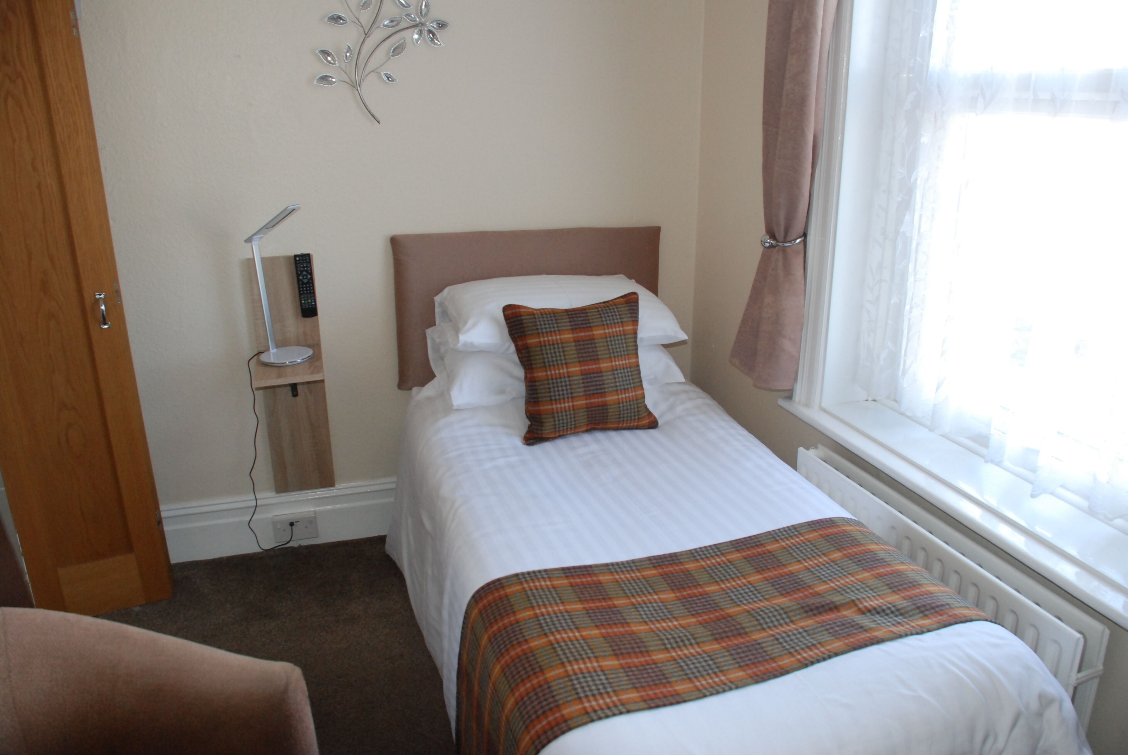 Single Room, Sea View