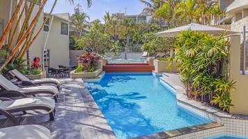 3 Außenpools, Liegestühle