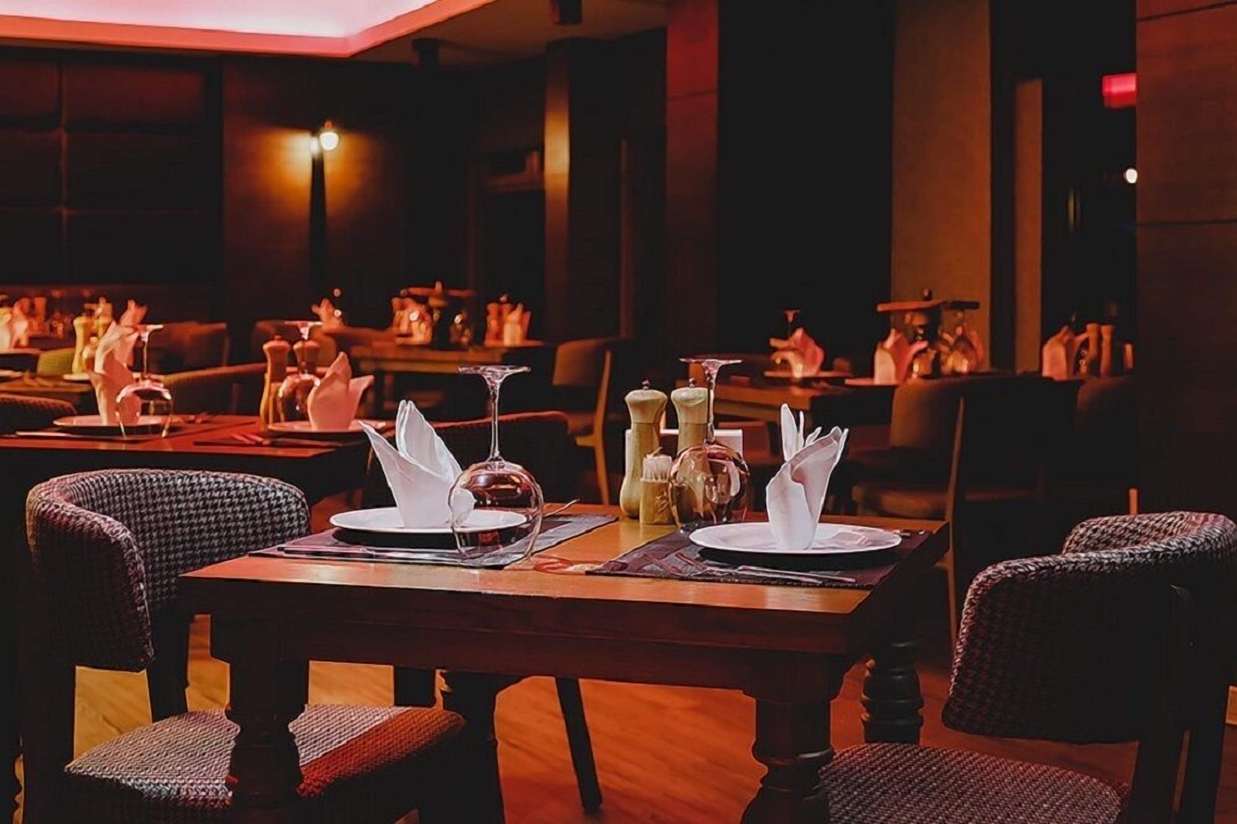 Breakfast, lunch and dinner served