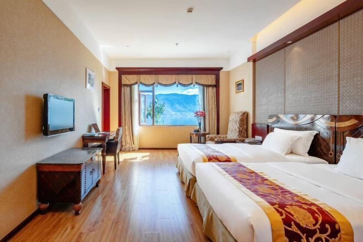 Minibar, in-room safe, iron/ironing board, high-speed internet