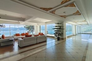 Unclassified image, 2 of 59, button - Silver Lake Island Hotel At Lugu Lake, Yunnan (Lijiang)