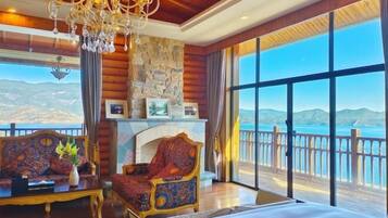 Minibar, in-room safe, iron/ironing board, Internet