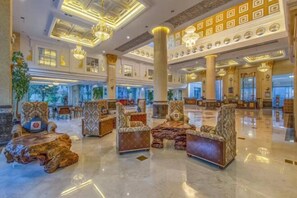 Lobby lounge - Silver Lake Island Hotel At Lugu Lake, Yunnan (Lijiang)