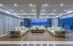 Lobby - Silver Lake Island Hotel At Lugu Lake, Yunnan (Lijiang)