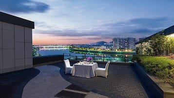 المنشأة من الخارج