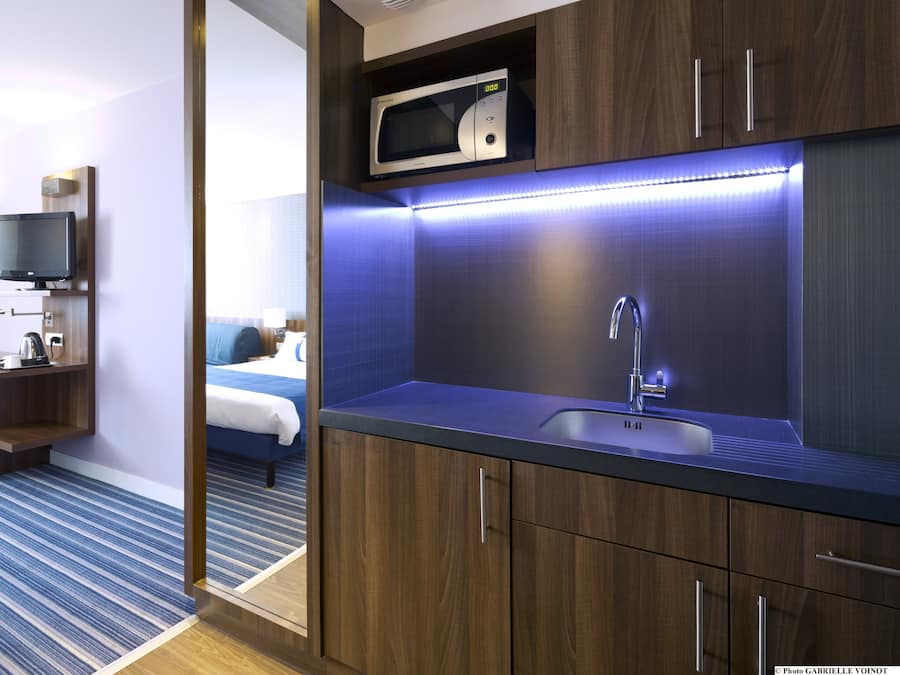 Familienzimmer, 1 Queen-Bett und Schlafsofa (Free Breakfast) | Eigene Kochnische | Wasserkocher mit Kaffee-/Teezubehör, Wasserkocher