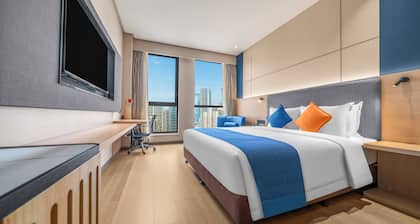 Holiday Inn Express Chongqing Guanyinqiao by IHG