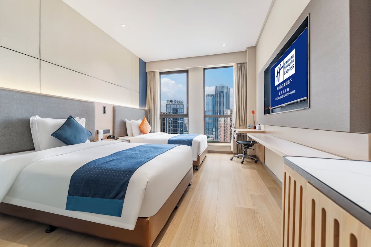 Chambre Standard, 2 lits une place, vue ville | Literie de qualité supérieure, couette en duvet d'oie