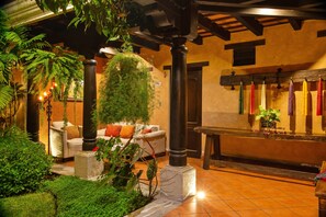 Courtyard - Hotel Meson del Valle (Antigua Guatemala)