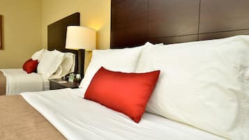Ropa de cama hipoalergénica, tabla de planchar con plancha y cunas