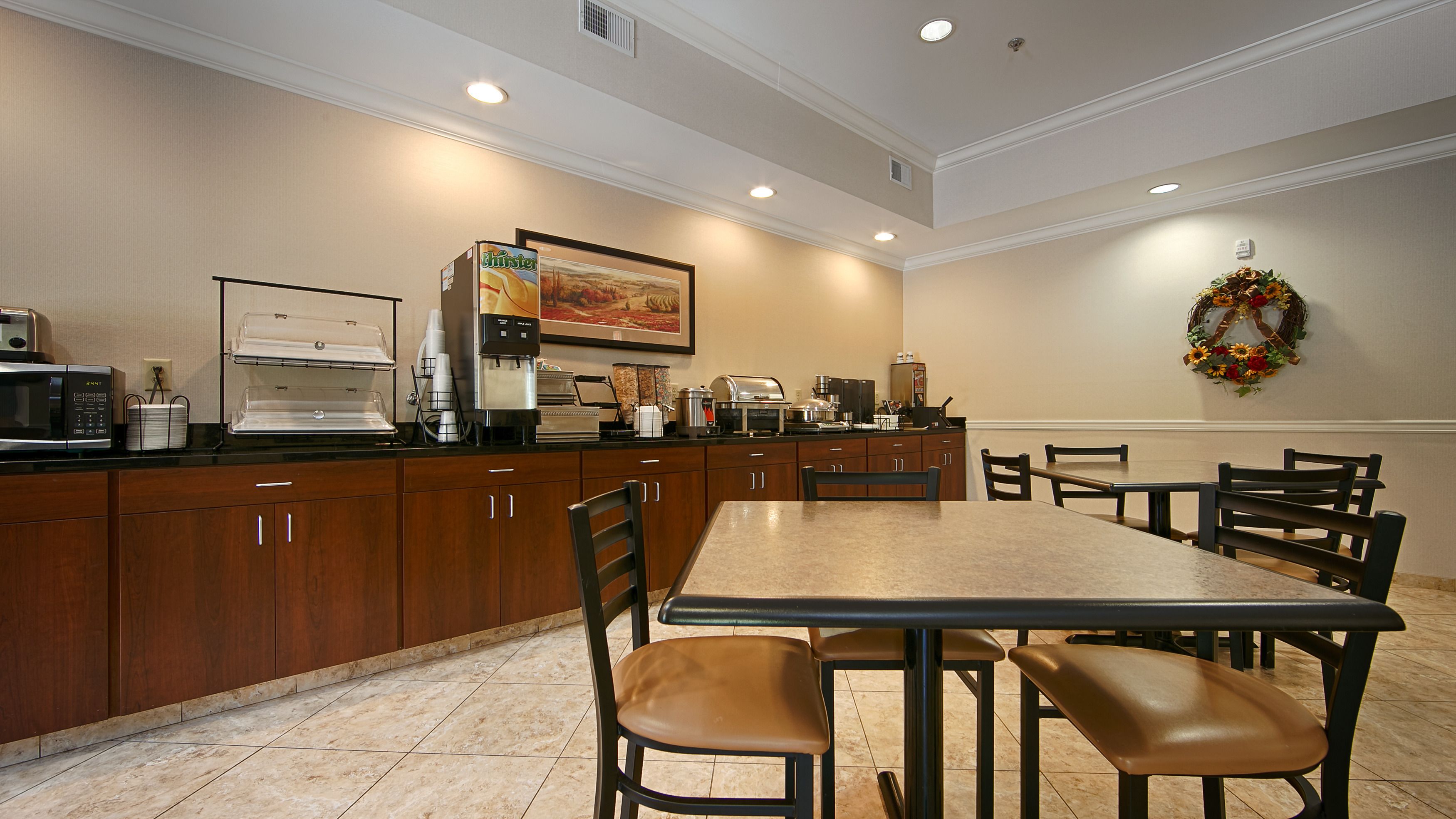 free daily full breakfast