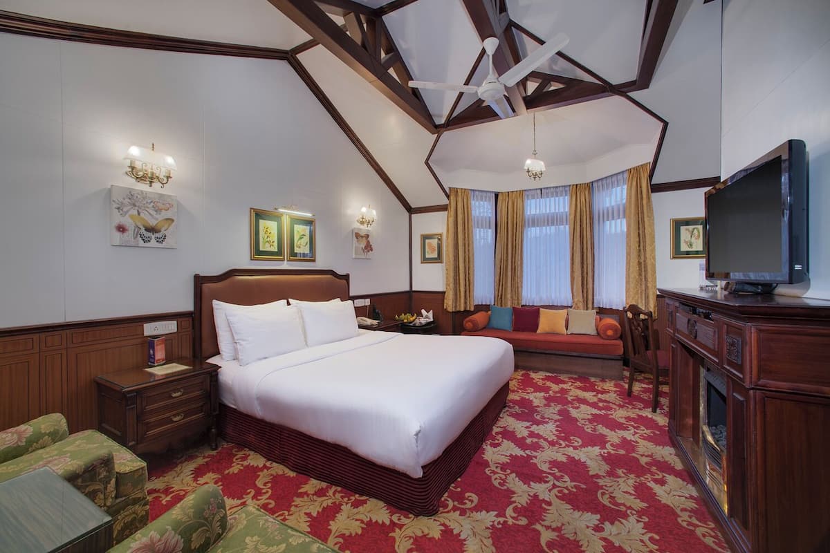 Deluxe Campbell Residency