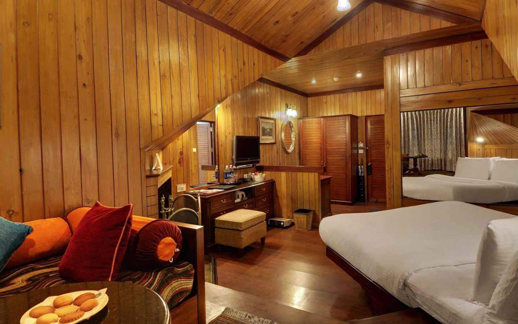 2 bedrooms, in-room safe, individually decorated, individually furnished