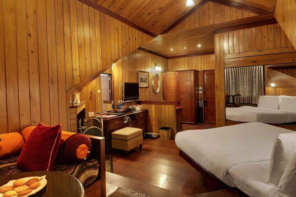 2 bedrooms, in-room safe, individually decorated, individually furnished