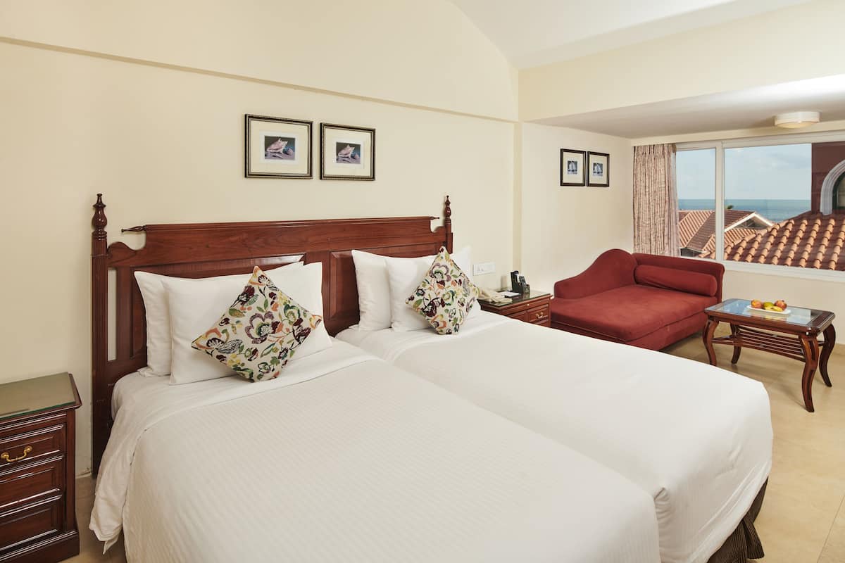 Deluxe Room | Bar mini percuma, peti besi dalam bilik, meja 