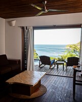 Vila luxo, vista para o oceano (Villa with Sea View) | Cofres nos quartos, roupa de cama