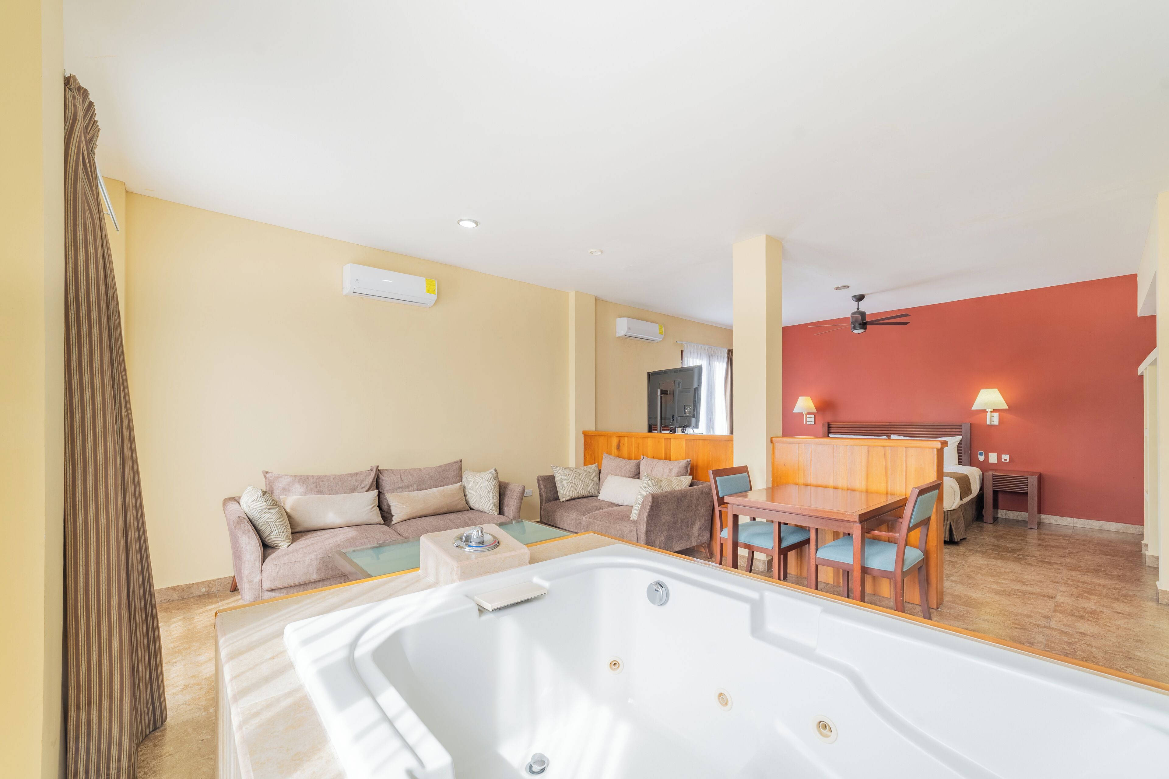 Master Suite Honeymoon | Coffres-forts dans les chambres, rideaux occultants