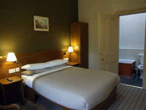 Skrivbord, strykjärn/strykbräda och wi-fi