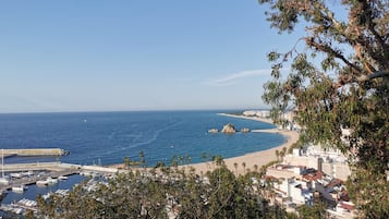 Nära stranden och 4 strandbarer