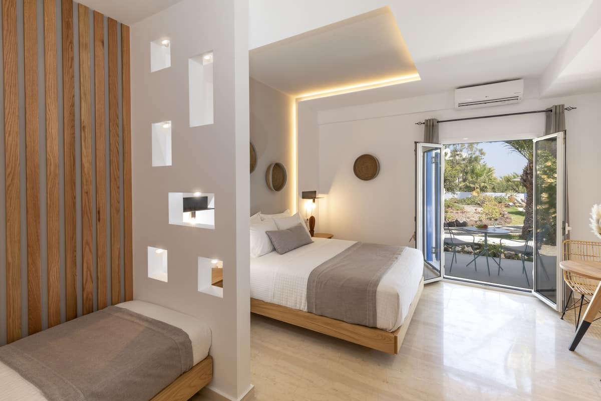 Estudio superior (Triple) | 1 habitación, caja de seguridad en la habitación y escritorio
