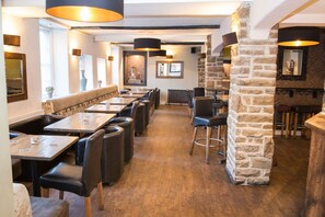 Free daily English breakfast