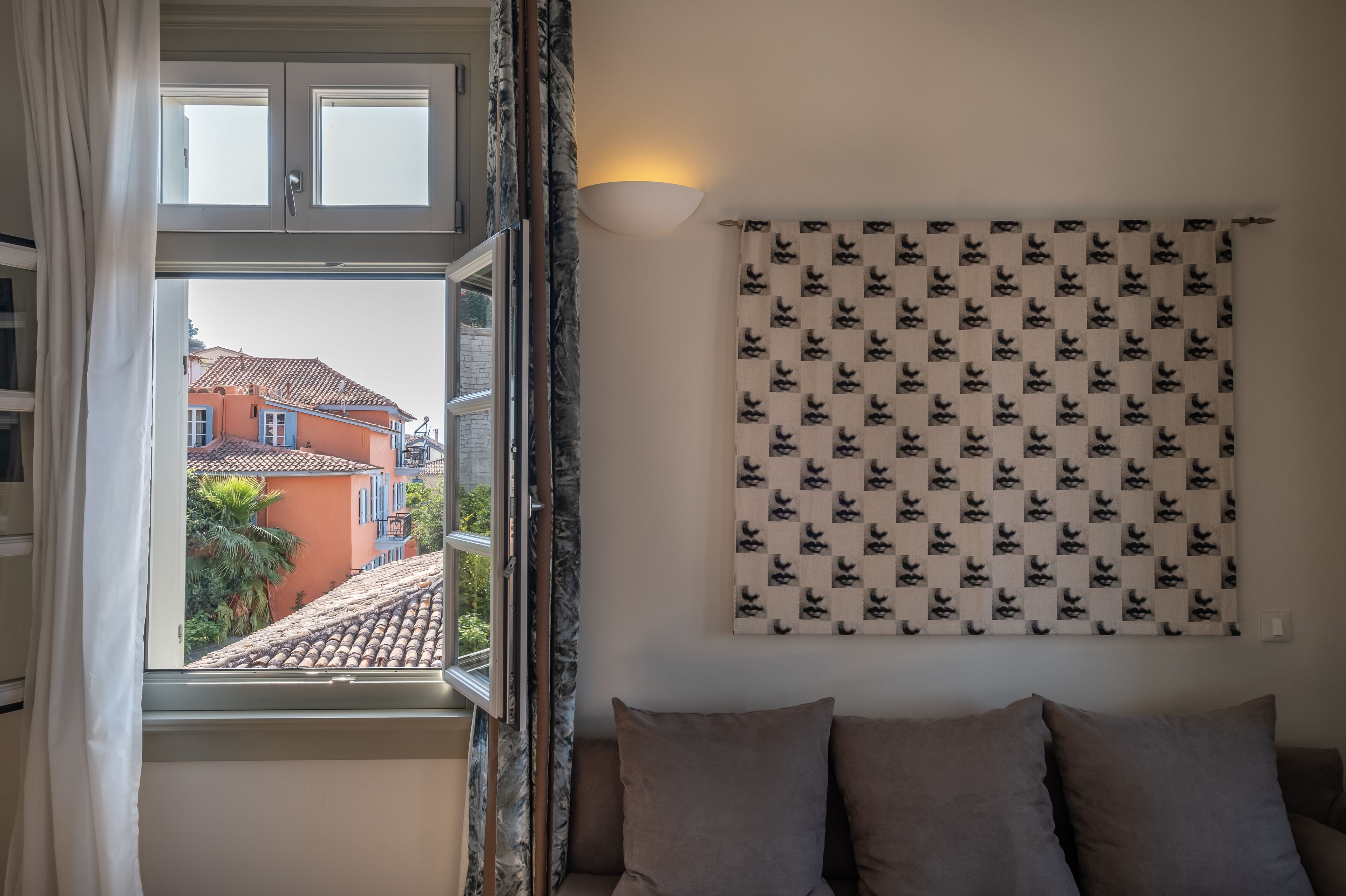 junior suite with sea view | premium bedding, free minibar, in-room safe, laptop workspace