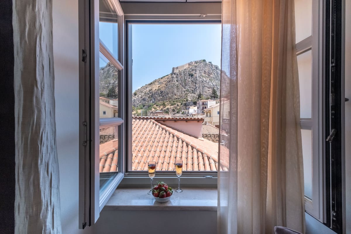 Prestige Family Room | Premium bedding, free minibar, in-room safe, laptop workspace